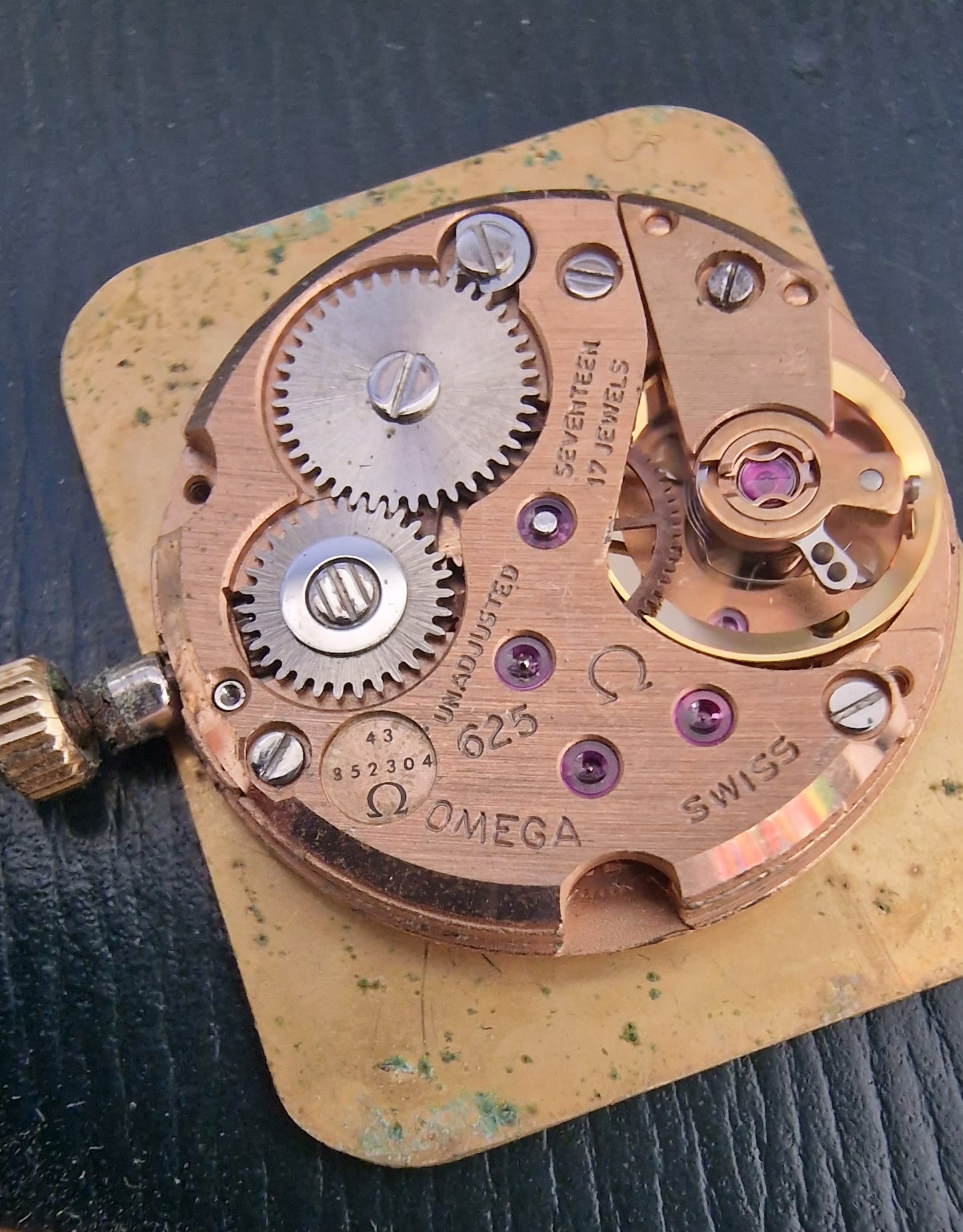 OMEGA. DE VILLE WATCH 18K YELLOW GOLD