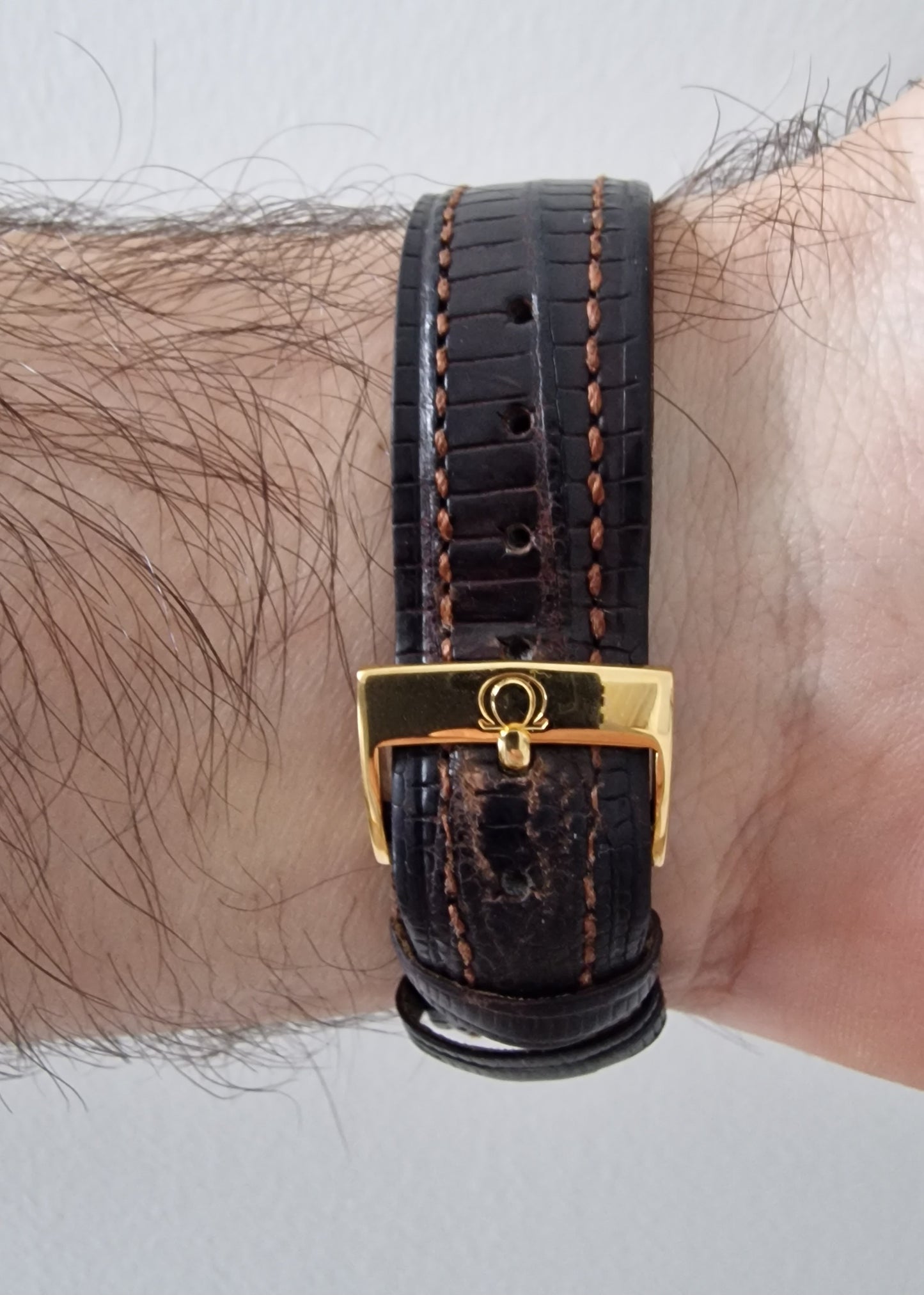 OMEGA. DE VILLE WATCH 18K YELLOW GOLD