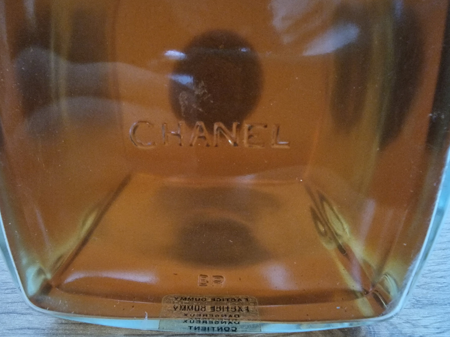 CHANEL. FICTITIOUS GIANT Nº5