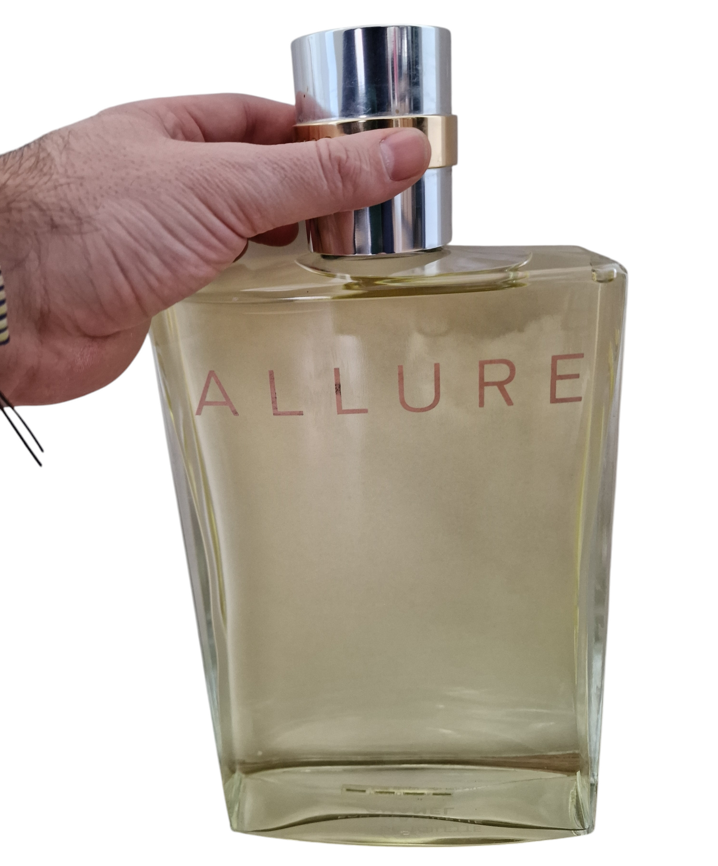 CHANEL . FICTITIOUS GIANT ALLURE .