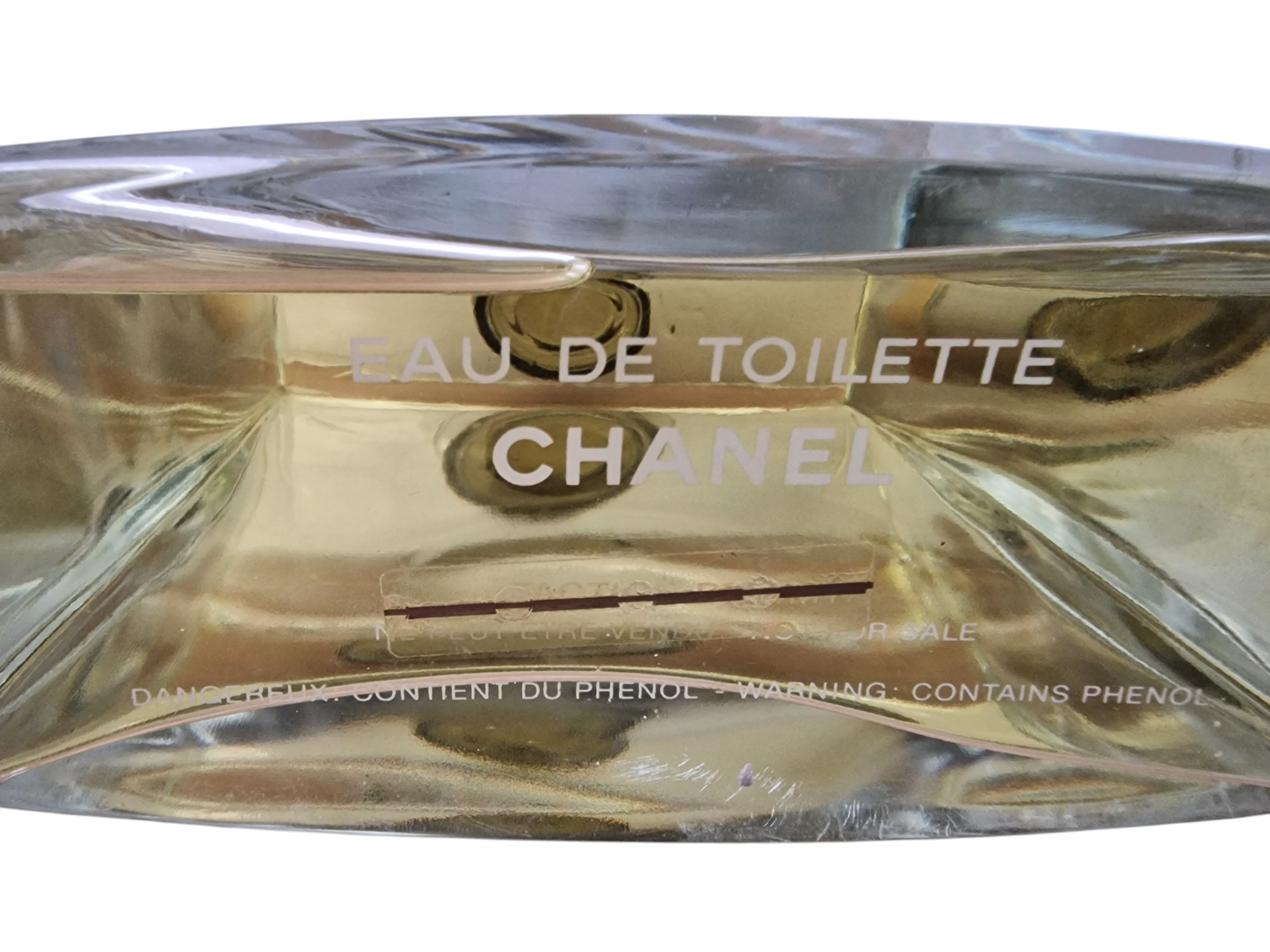CHANEL . FICTITIOUS GIANT ALLURE .