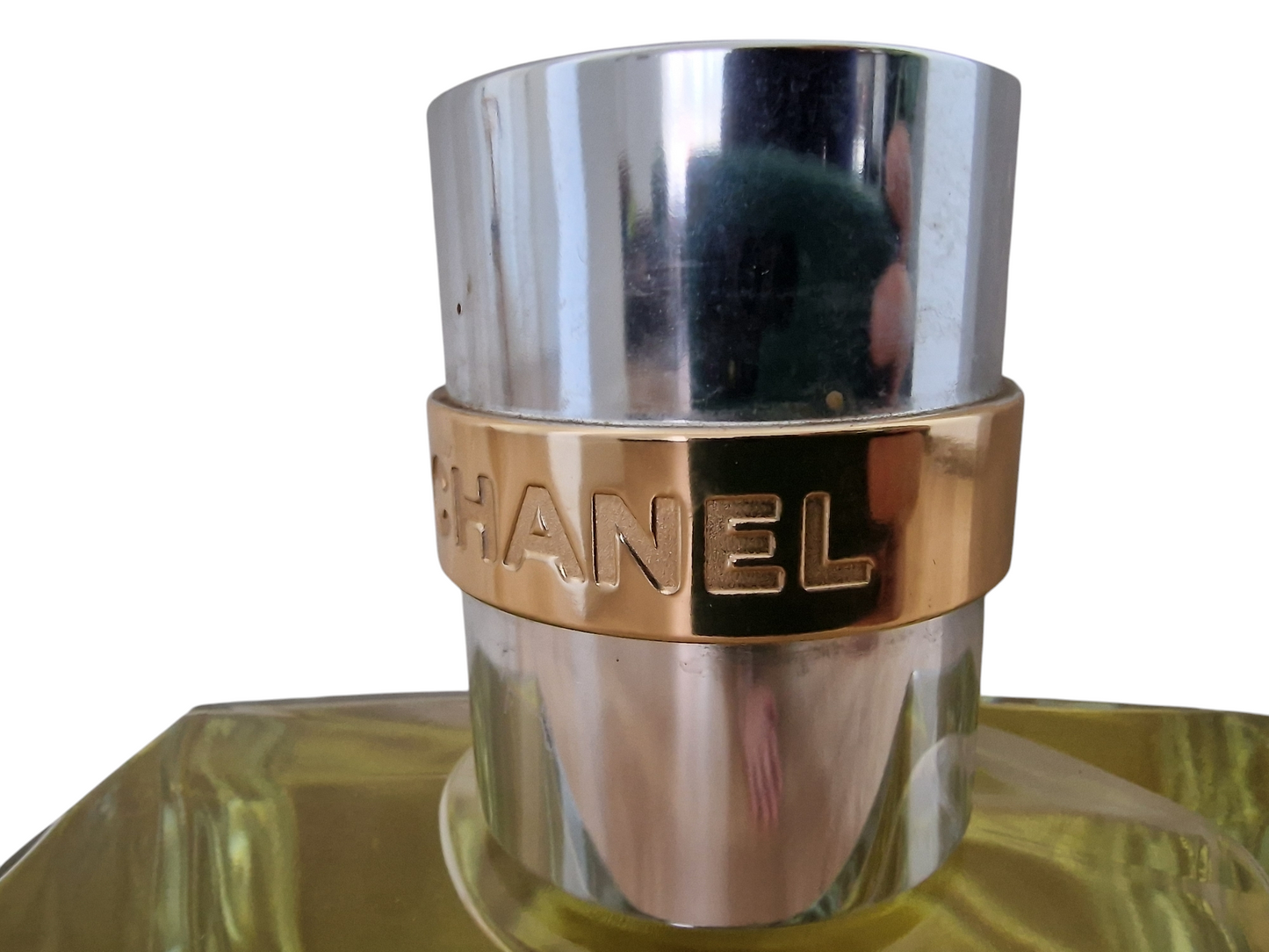 CHANEL . FICTITIOUS GIANT ALLURE .