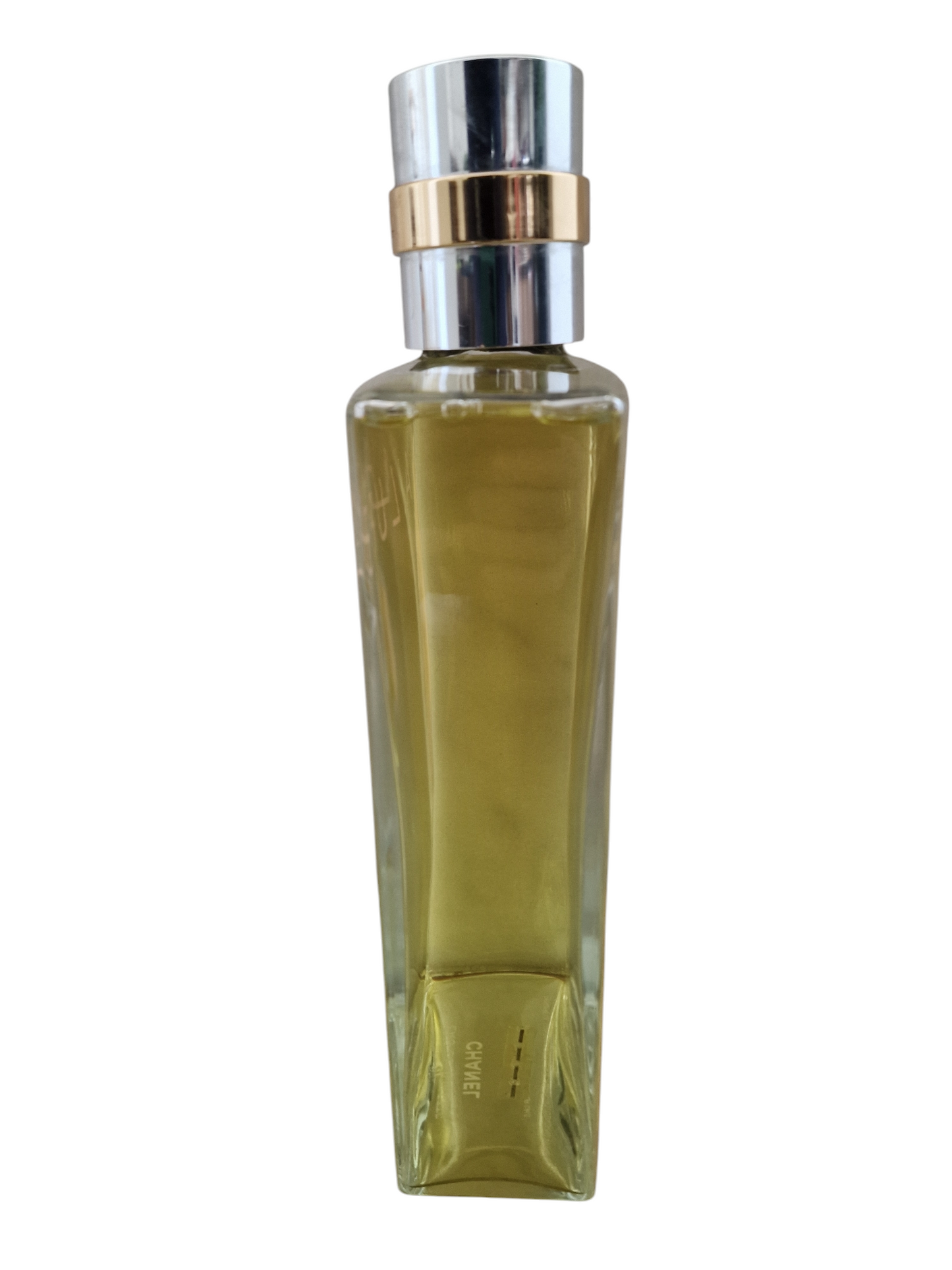 CHANEL . FICTITIOUS GIANT ALLURE .