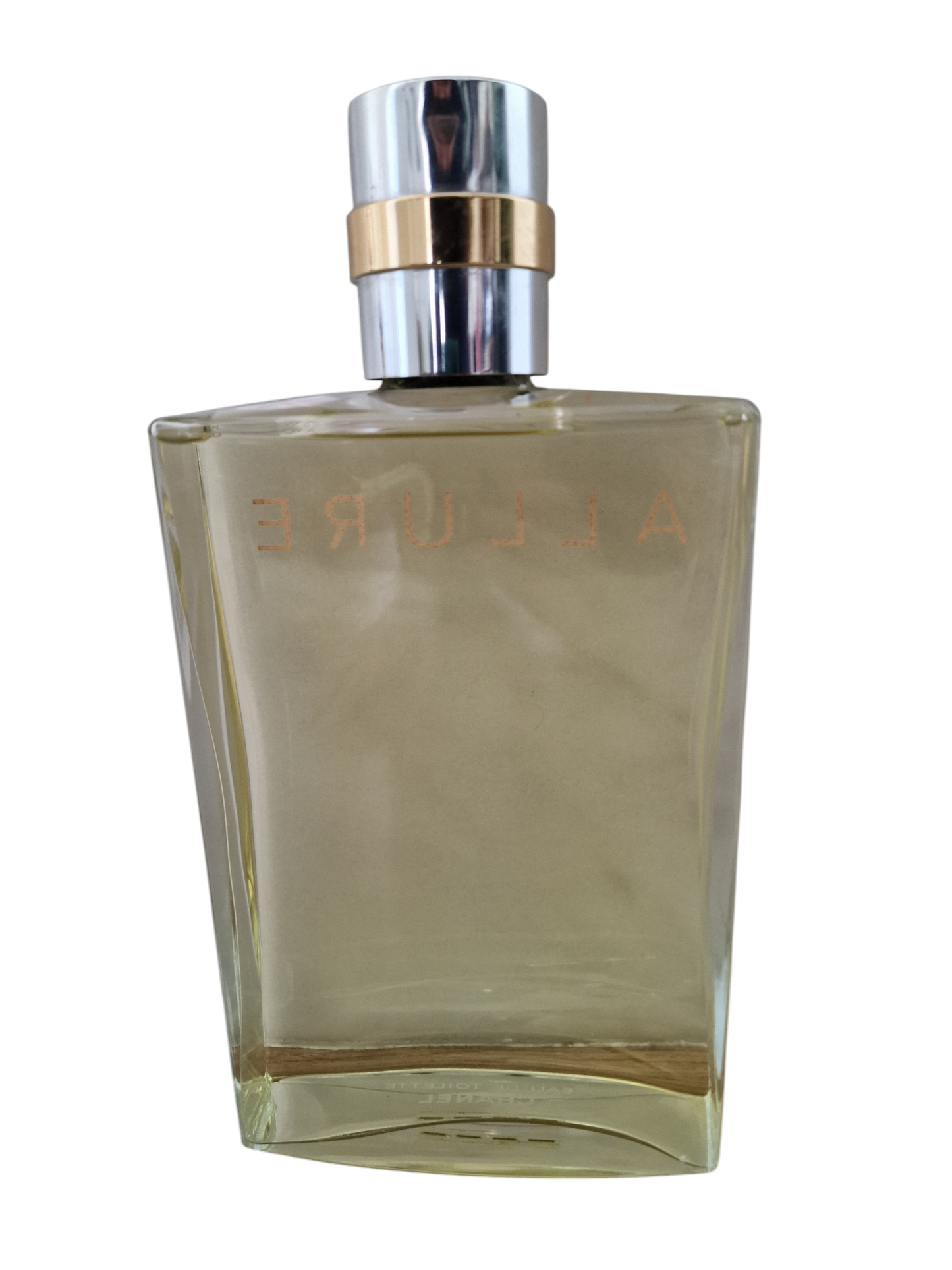 CHANEL . FICTITIOUS GIANT ALLURE .