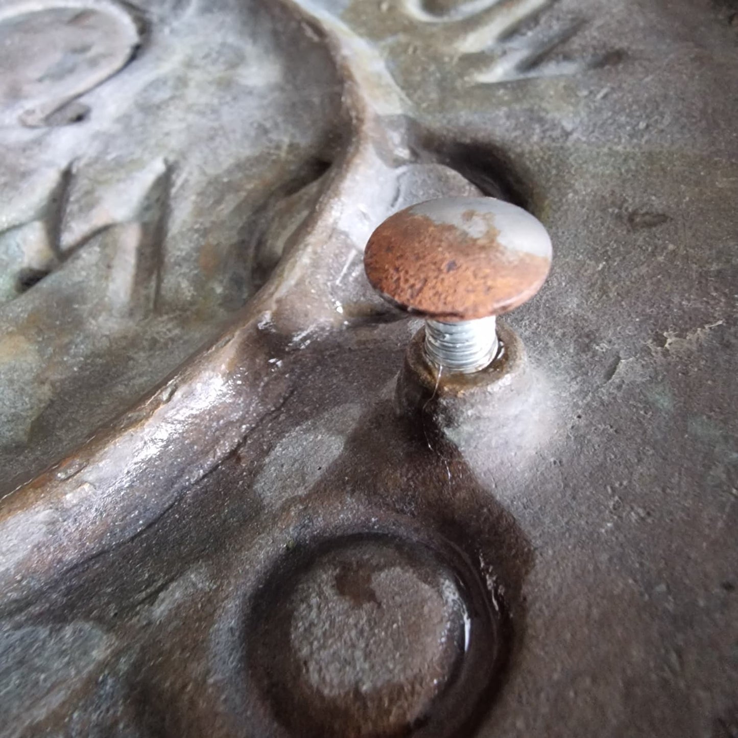 OMEGA . LETRERO BRONCE CONCESIONARIO