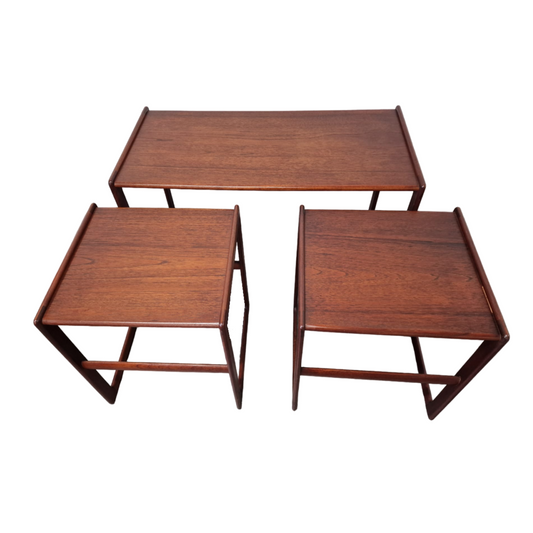 MOGENS KOLD. HOVMAND OLSEN NESTING TABLES