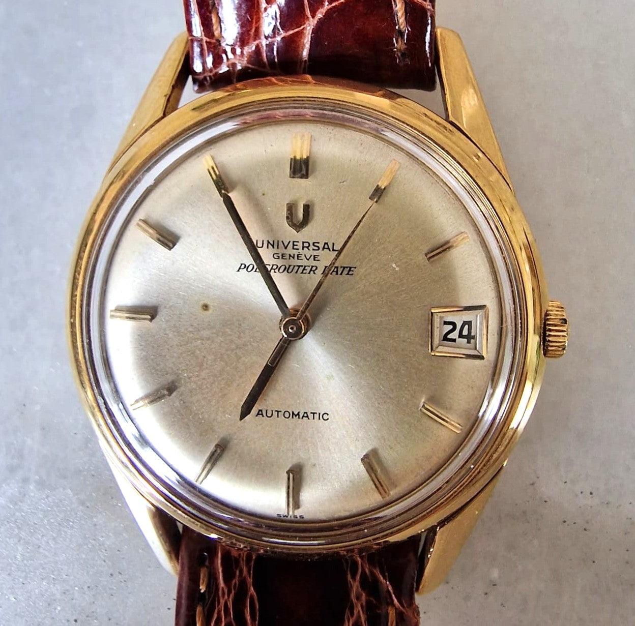 UNIVERSAL GENEVE POLEROUTER DATE ORO 18K