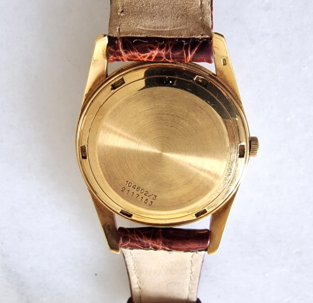 UNIVERSAL GENEVE POLEROUTER DATE ORO 18K