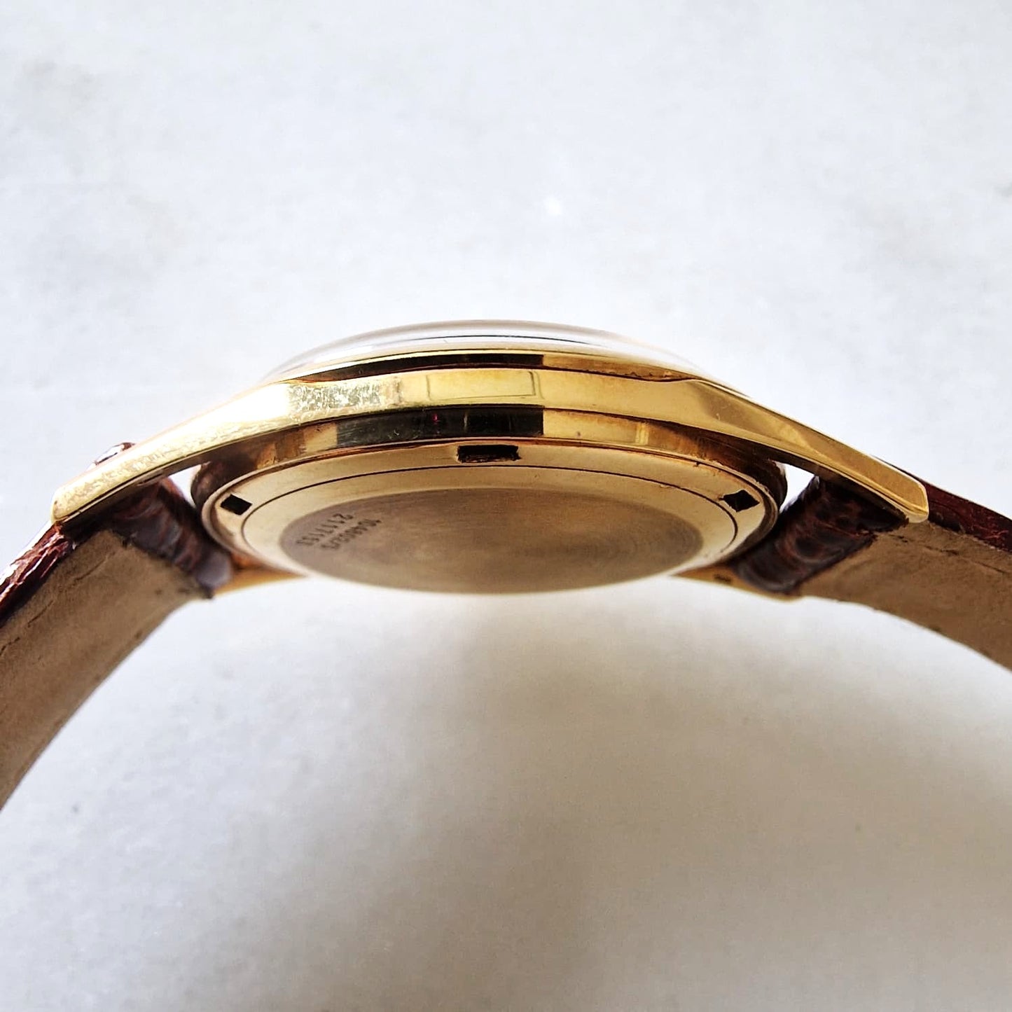 UNIVERSAL GENEVE POLEROUTER DATE ORO 18K