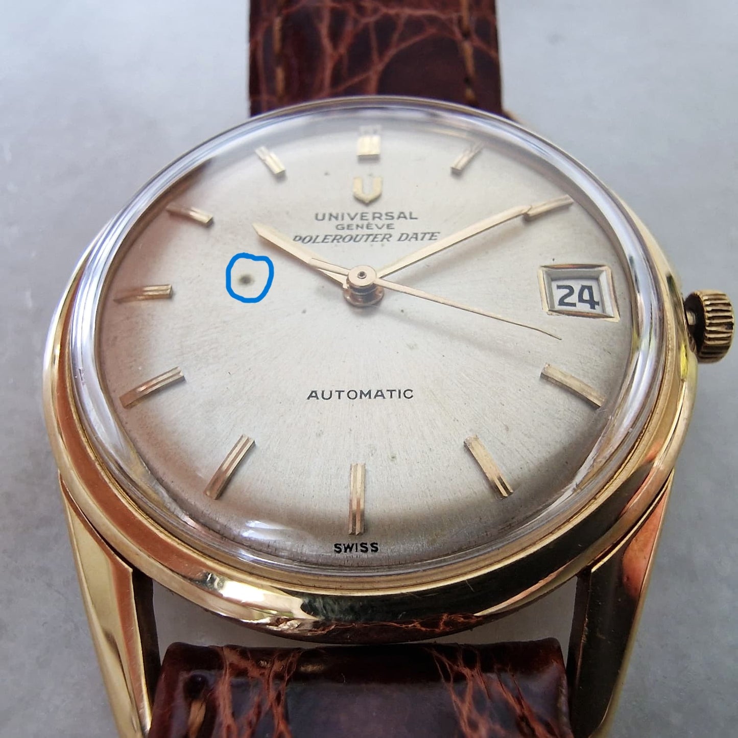 UNIVERSAL GENEVE POLEROUTER DATE ORO 18K